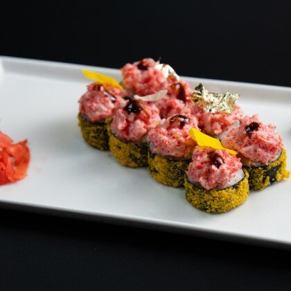 Тёплый с тартаром из лосося