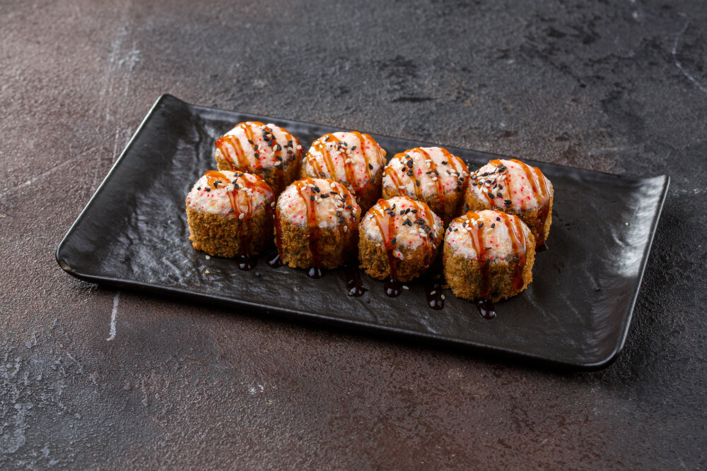 Запеченный ролл Цезарь