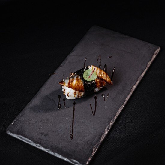 Суши с угрем