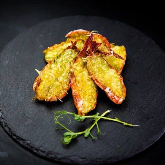 Лангустины L1 запеченные под соусом песто 5шт