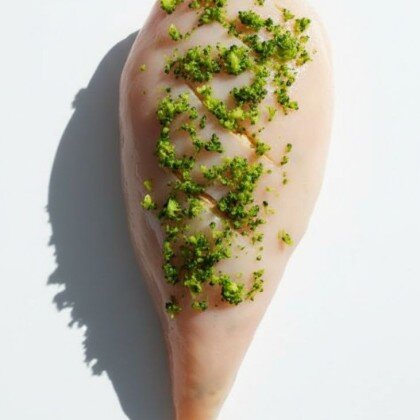 Кальмар фаршированный рыбой лососевых пород и брокколи, кг