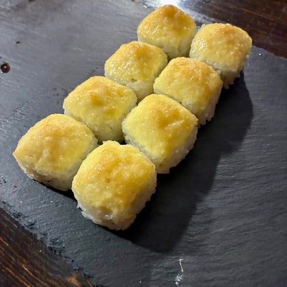 Запеченный ролл с тунцом