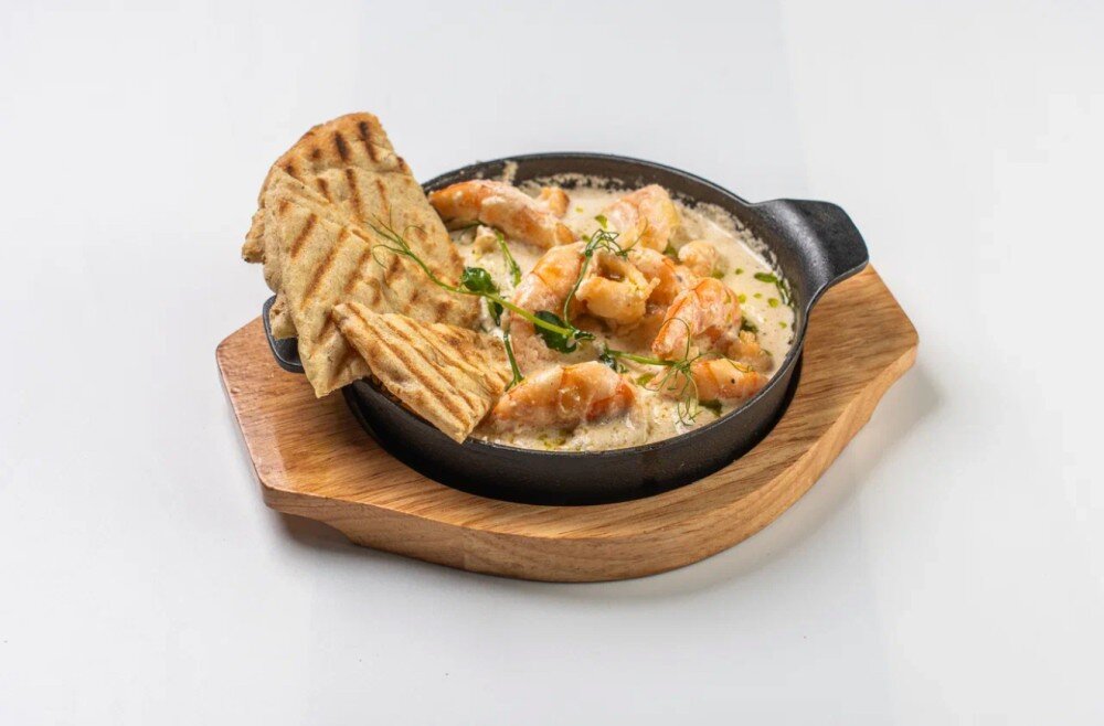 Креветки в копченом сливочном соусе