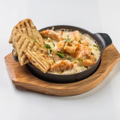 Креветки в копченом сливочном соусе