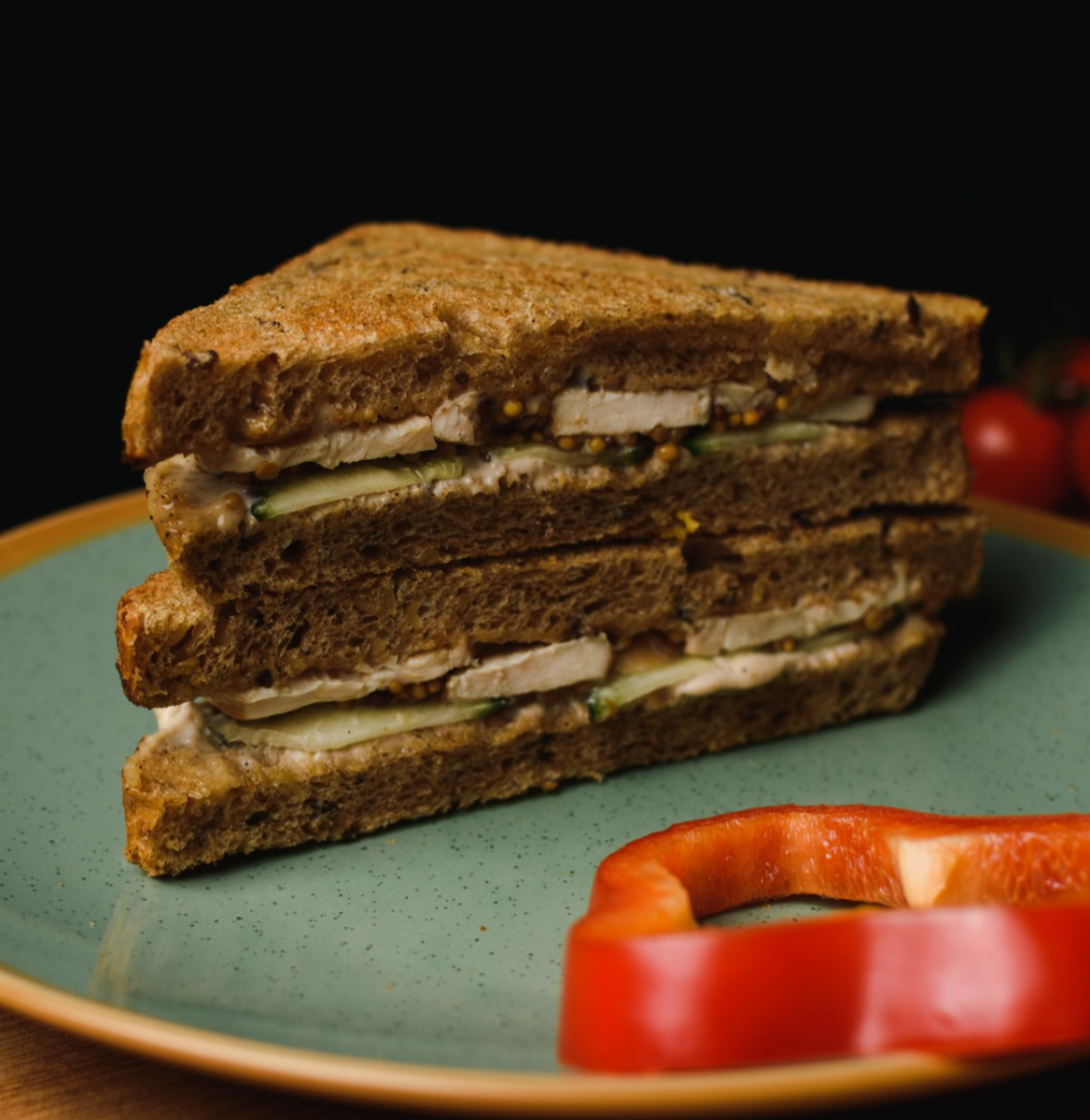 Сэндвич с курицей и горчицей