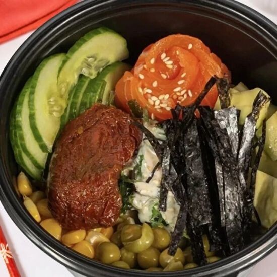 Пoке с лoсосем