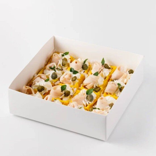 Сет тыквенных вафель с курицей су-вид и каперсами