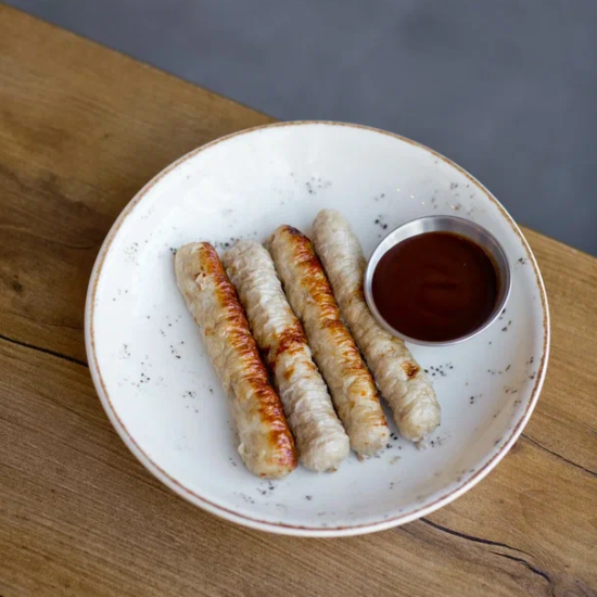 Колбаски с соусом BBQ