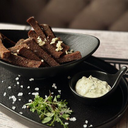 Хрустящие гренки с чесноком