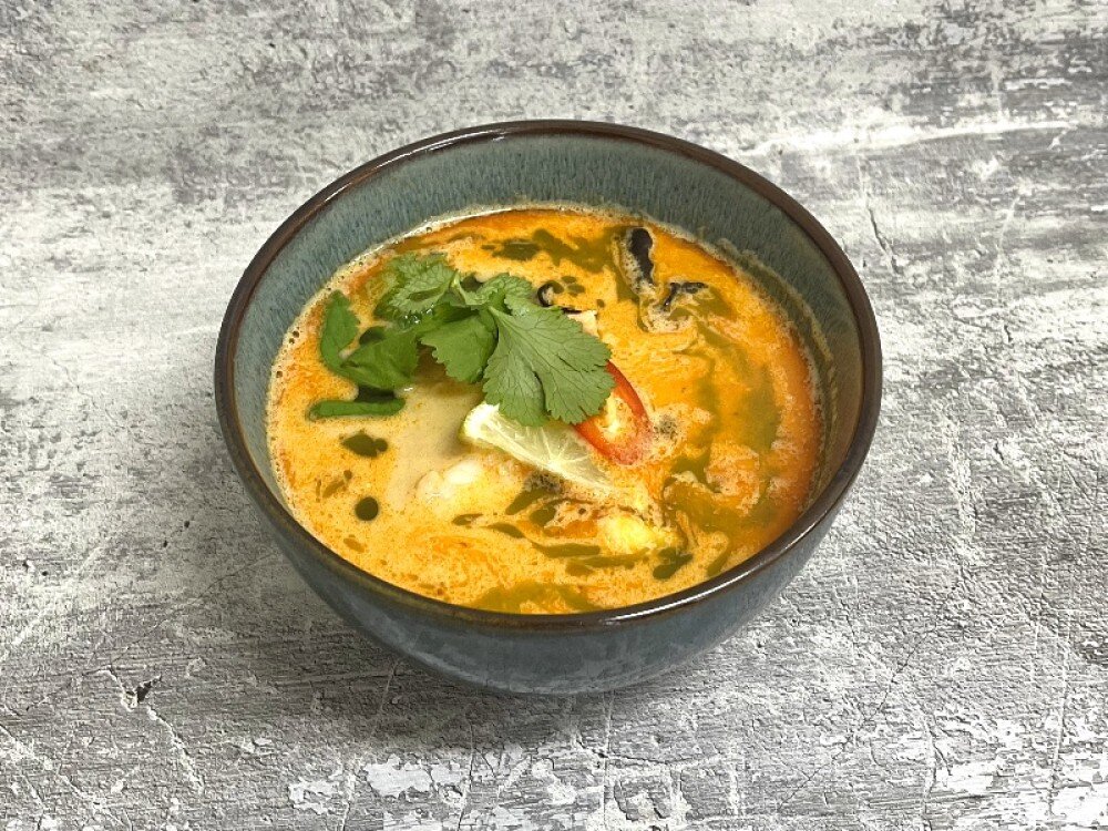 Тайский суп с морепродуктами