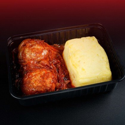 Картофельное пюре с говяжьими тефтелями