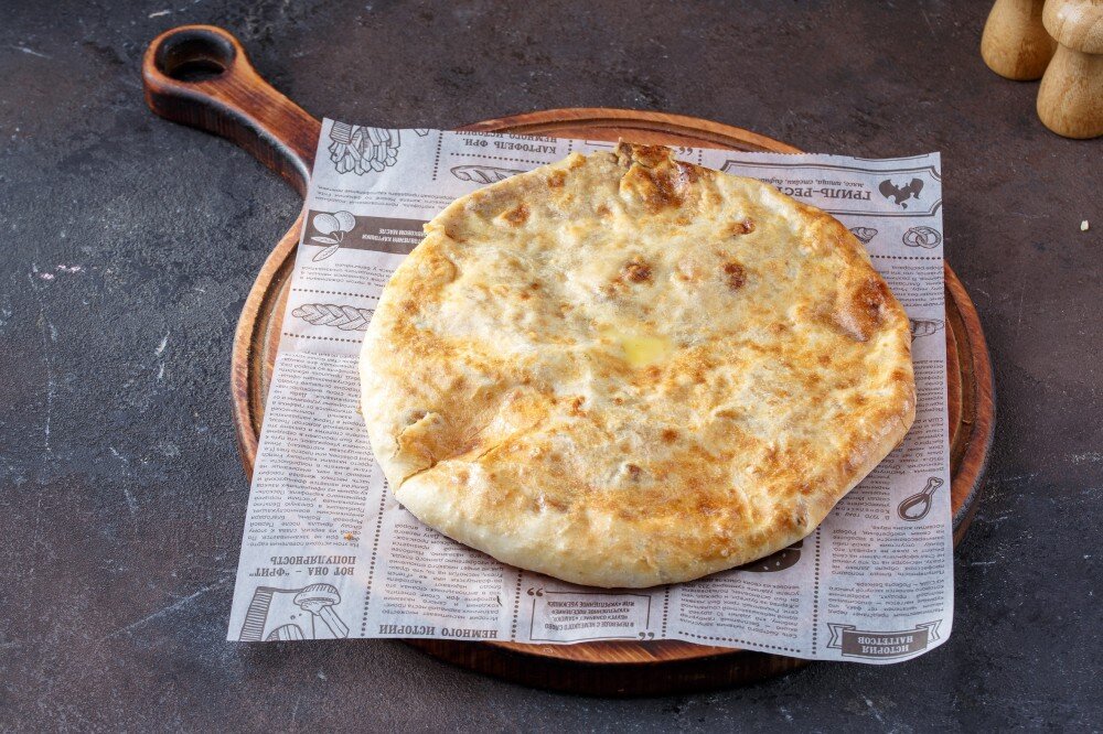 Пирог осетинский с тущеным мясом и картофелем