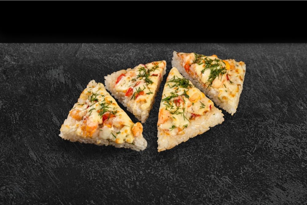 Суши-пицца с креветками