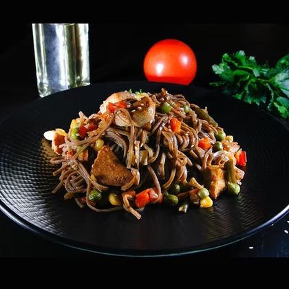 Лапша Соба (гречневая) свинина