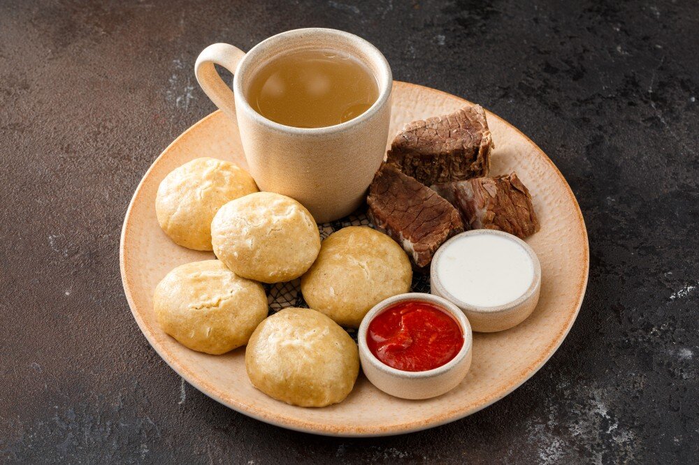 Кукурузный хинкал с зеленью с отварной говядиной