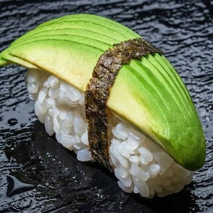 Авокадо нигири