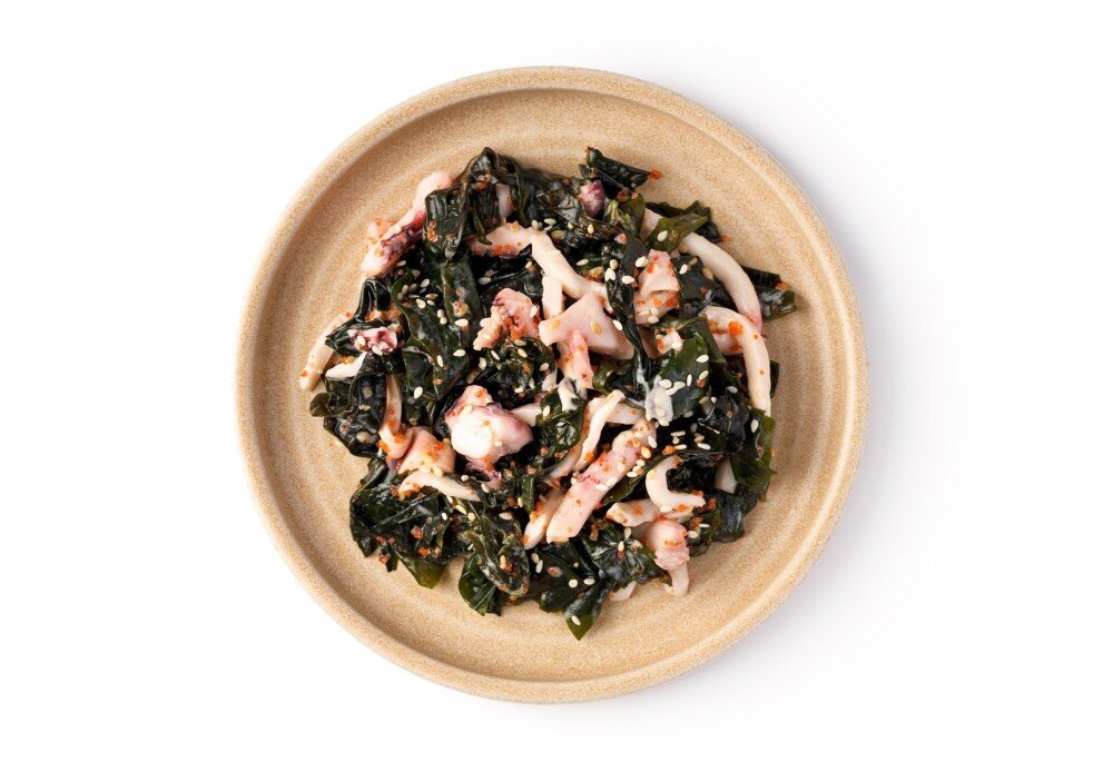 Ваккаме с осьминогом салат