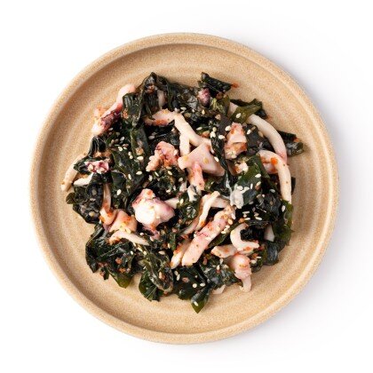 Ваккаме с осьминогом салат