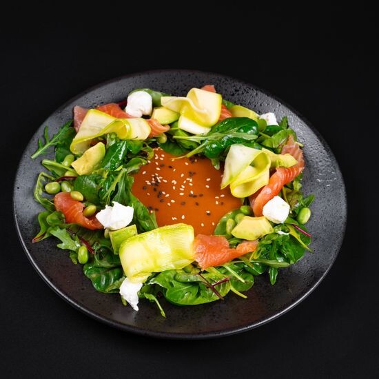 Салат с лососем