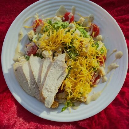 Салат цезарь с курицей