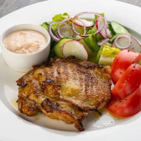 Стейк из цыпленка с соусом