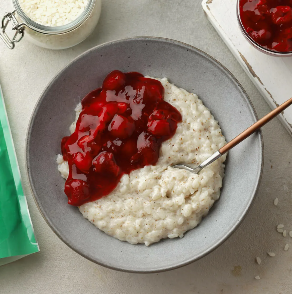 Рисовая каша с вишней