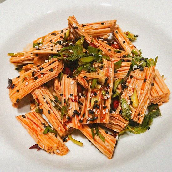 Спаржа фучжу с арахисом