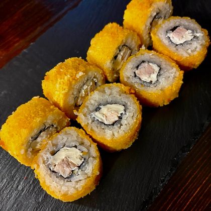 Жареный ролл с курицей