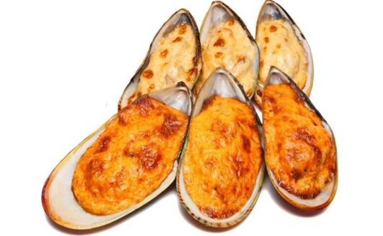 СЕТ ИЗ МИДИЙ ПОД СПАЙСИ И СЫРНЫМ СОУСОМ