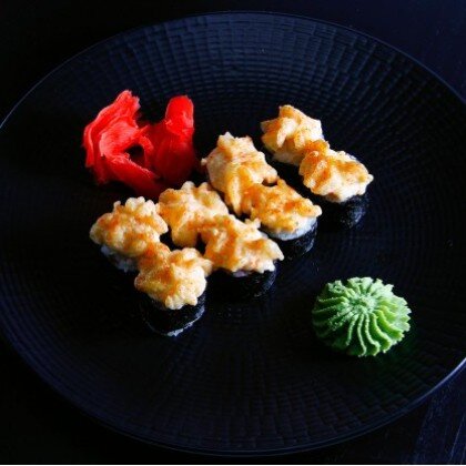 Ролл запеченный с лососем