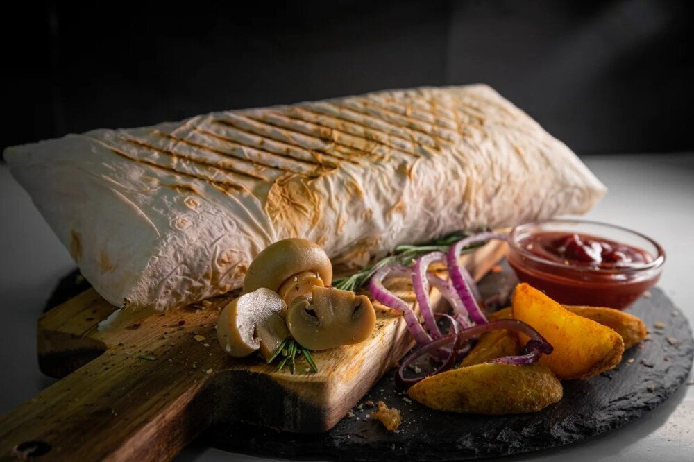 Шаурма свиная с сыром и грибами