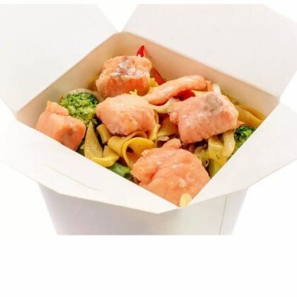 Wok с лососем