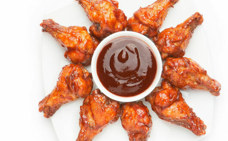 Крылышки Баффало с соусом барбекю