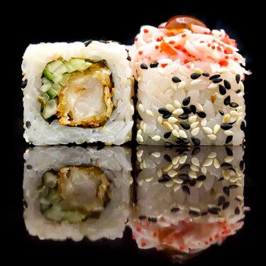 Ролл с тигровой креветкой
