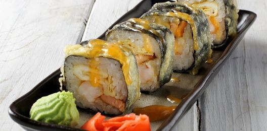 Ролл «Темпура» с креветкой и манго