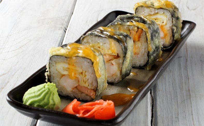 Ролл «Темпура» с креветкой и манго