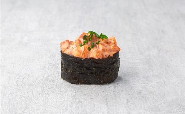 Суши острый тунец