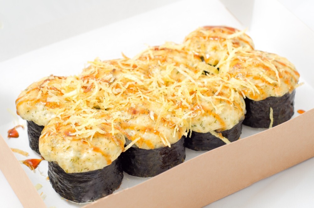 Запеченный ролл с курицей