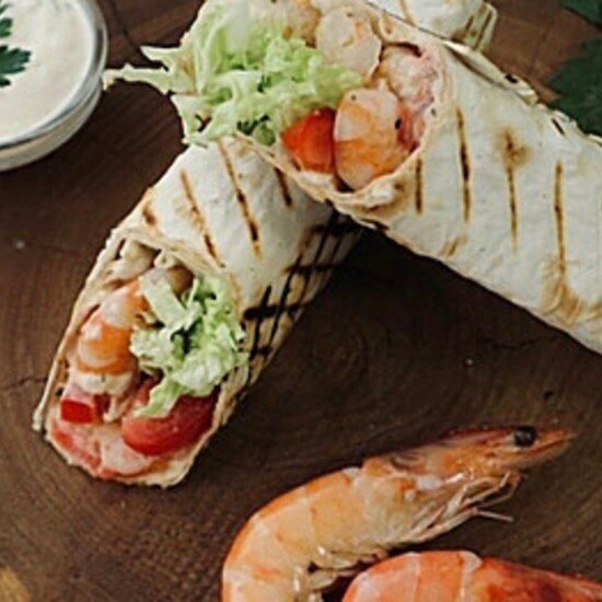 Шаурма-ролл с креветками и сыром