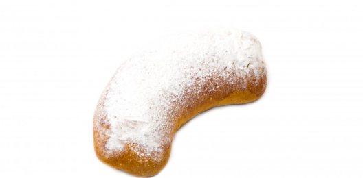 Булка с творогом и изюмом