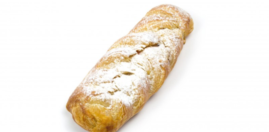 Слойка с вишней и творогом