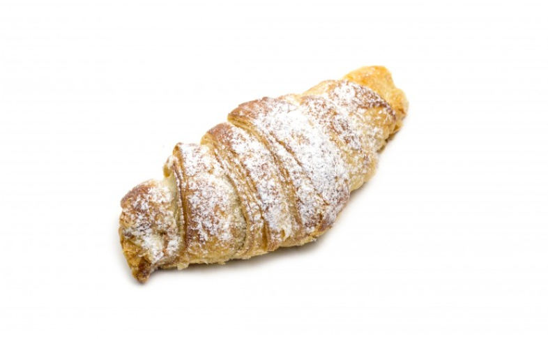 Круассан с вишней