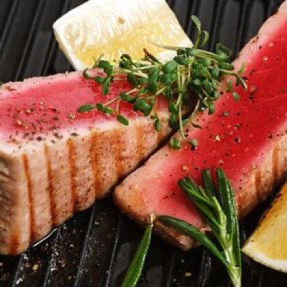 Стейк тунца с лимоном