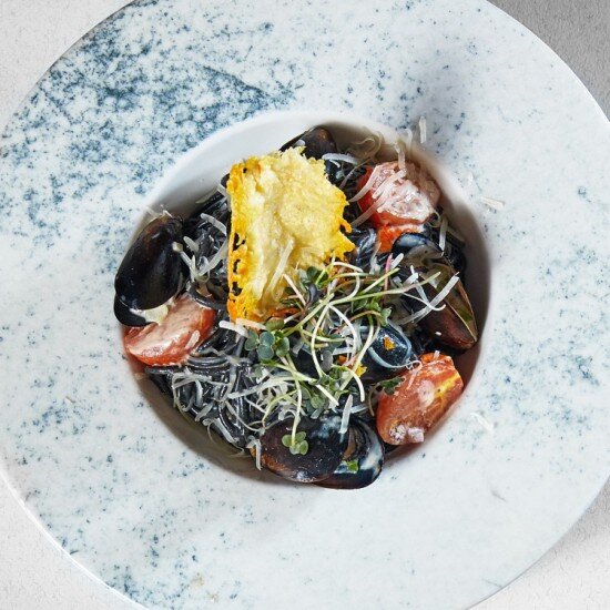 Черные спагетти с мидиями