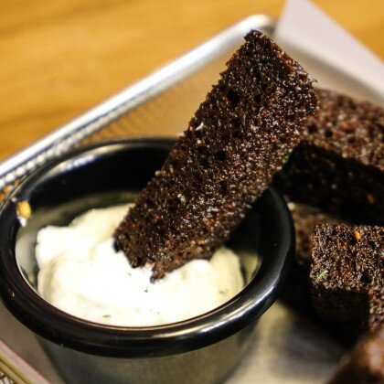 Гренки чесночные бородинские