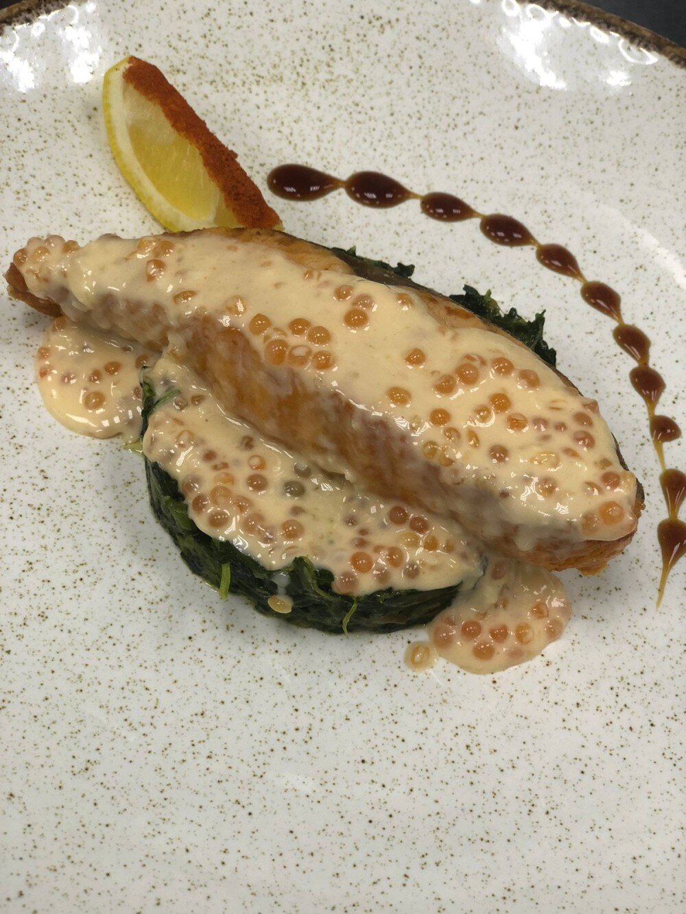 Стейк из  семги под икорным соусом