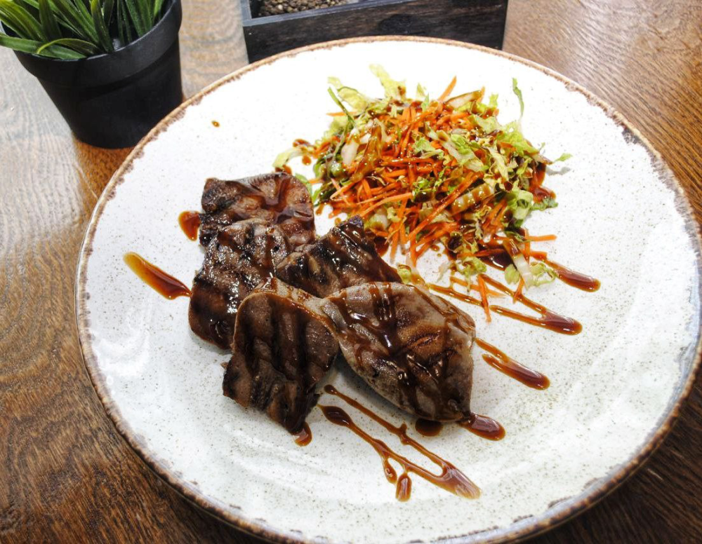 Стейк из языка говяжего на гриле