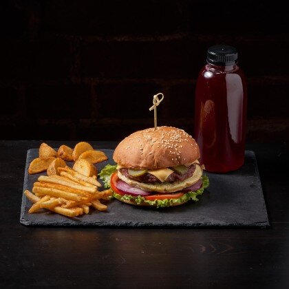 Бургер с яйцом