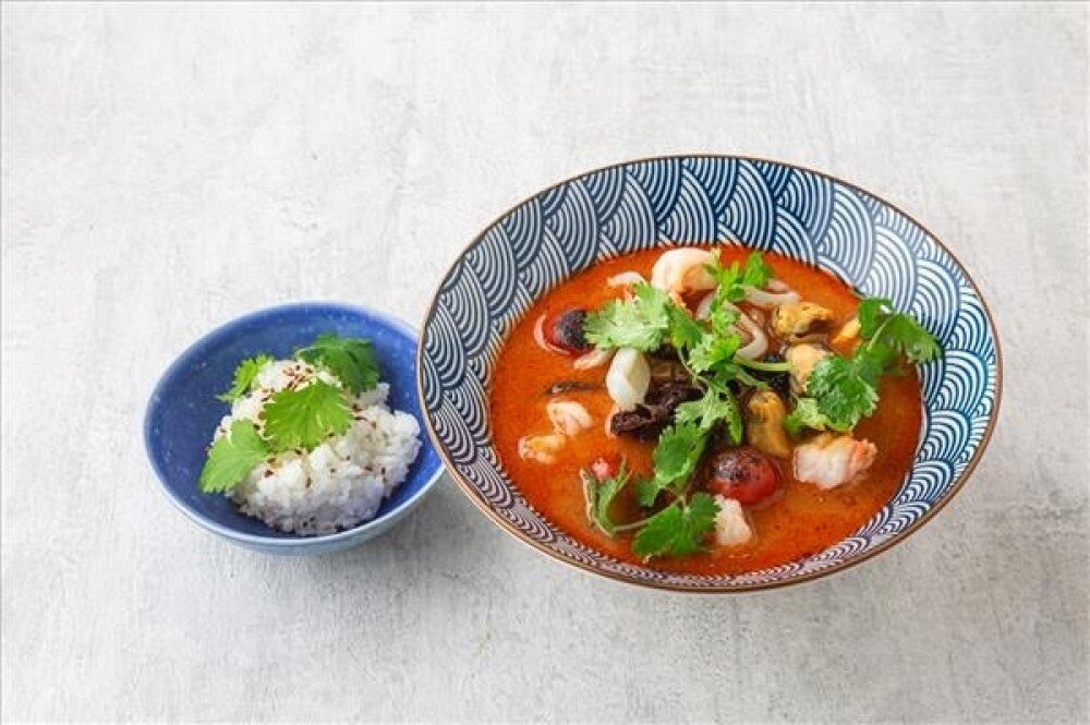 Том ям с морепродуктами