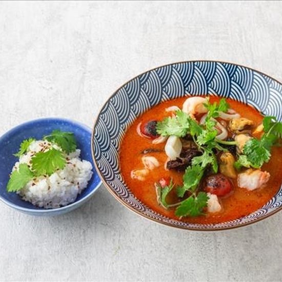 Том ям с морепродуктами